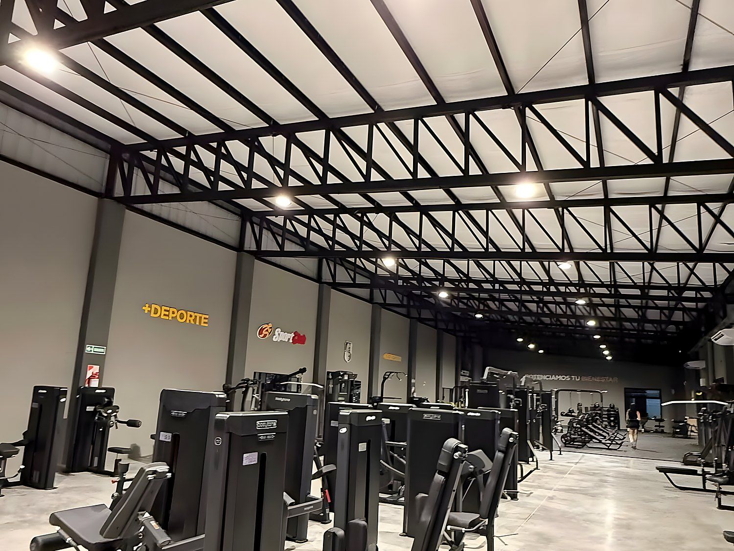 Nave Industrial Sport Club — Foto 7/7